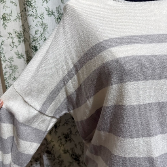 360 cashmere long sleeve top - Picture 2 of 6